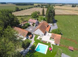 L'Anagramme, chambres, table d'hôtes et gîte pour adultes, naturistes ou non !，位于Cindré的酒店