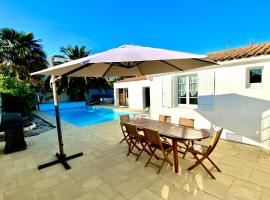 Acacias belle maison avec Piscine chauffée, Spa et Sauna，位于里夫杜海滩的Spa酒店