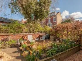 Pass the Keys Wonky Cottage with amazing garden