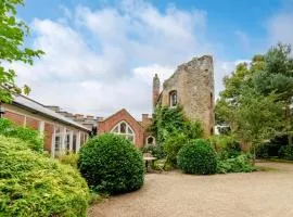 Ivy Lodge