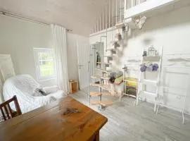 Holiday Home tiny lavender house by Interhome