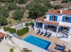 Villa Anna Margarita, beautiful modern villa with far reaching sea views