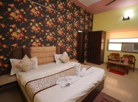 Hotel Mukund Priya- Near Krishna Janam Bhoomi，位于马图拉的酒店