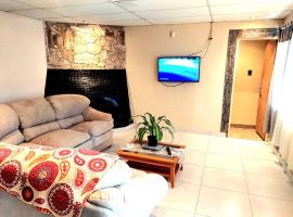 Departamento familiar interno cercano a la ruta 40，位于马拉圭的带泳池的酒店