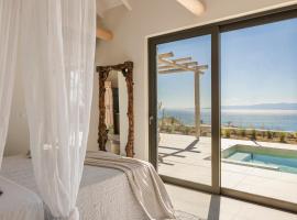 Spathes Suites Kefalonia - Luxury Suites，位于拉扎克利翁卡米尼亚海滩附近的酒店