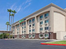 Holiday Inn Express San Bernardino Colton by IHG，位于科尔顿的酒店