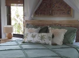 Villa Gede Private Guest House，位于塞莱马德加的酒店