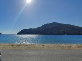 Port bay view, Porto Coufo，位于库佛斯港的酒店