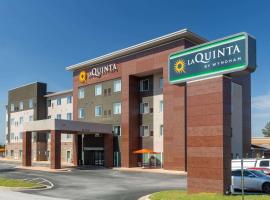 La Quinta Inn & Suites by Wyndham Augusta Fort Eisenhower，位于奥古斯塔的酒店
