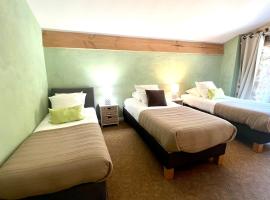 Logis Hôtel Restaurant Le Domaine de l'Eau Vive，位于拉让提耶尔的酒店