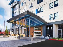 西雅图塔克机场雅乐轩酒店，位于西塔科缇利高尔夫球场附近的酒店