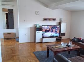 Apartman Zvezdica - Smederevo, besplatan parking, Netflix，位于斯梅代雷沃的酒店