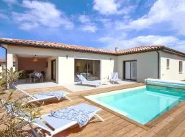 Nice Home In La Bégude De Mazenc