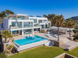 Blue Sky Mallorca Luxury Villa，位于安德拉特斯的豪华酒店