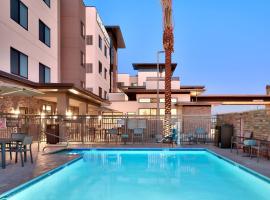 Residence Inn by Marriott Phoenix West/Avondale，位于埃文代尔凤凰国际赛道附近的酒店