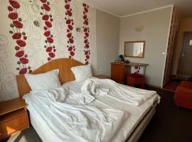 Family hotel Deykin