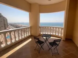 Stunning high floor Ocean front Retreat with Panoramic Sea Views for Rent