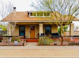 Garfield Historic Chateau in Downtown Phoenix，位于凤凰城的乡村别墅