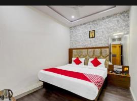 HOTEL SAROVAR INN，位于艾哈迈达巴德Navarangpura的酒店