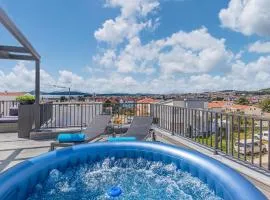 Stunning Apartment In Vodice With Jacuzzi, 2 Bedrooms And Wifi