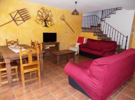 Casas Rurales Las Eras I A Y II B，位于Santa María de Riaza的酒店