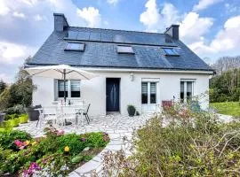 3 Bedroom Gorgeous Home In Plouay