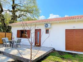 Lefkada house with private yard parking 2，位于奈德里的别墅