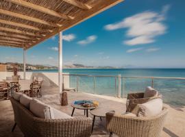 Astarte Villas - Bleu Beach Front Villa with Pool，位于阿凯松的酒店