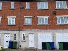 Spacious 8 bed house in central Grimsby