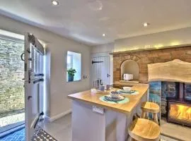 The Snug at Ruston, Cosy Dog Friendly Cottage