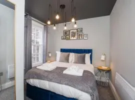 Bateman, modern City centre apartment sleeps 6