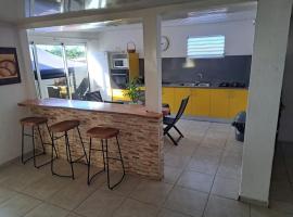 location Maison Basse-Terre GUADELOUPE，位于巴斯特尔Basse-Terre - Le Baillif附近的酒店