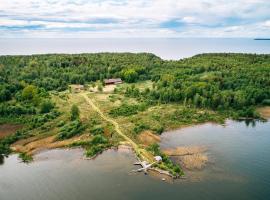 Tjänstebostaden på Storöns bondgård，位于Otterbäcken的酒店