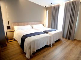 HOTEL RIO LEA，位于Castro de Rey的酒店
