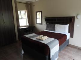 2 Bed Apt with en-suite and kitchenette - 2066，位于哈拉雷的公寓