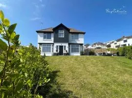 Stylish Brixham home, sleeps 7, parking & garden