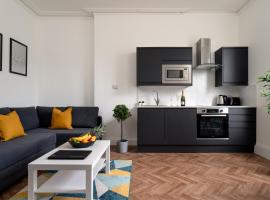 Near beach, Torquay Heights Modern Apartments, pet friendly，位于托基的酒店