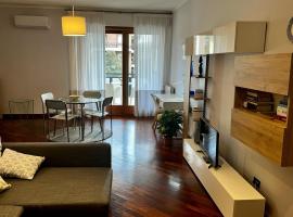 INTERO APPARTAMENTO EUR Torrino NUOVO LiFeHome，位于罗马Euroma 2商场附近的酒店