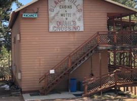 Black Hills Motel at Quail's Crossing，位于希尔城的酒店