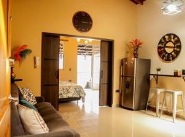 Lindo apartamento con terraza en Bello Ant，位于贝约的酒店