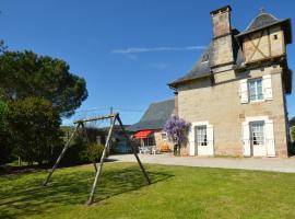 16th century house with private garden，位于Brignac-la-Plaine的乡村别墅