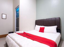 RedDoorz near Hang Nadim Batam Airport，位于秾莎的住宿加早餐旅馆