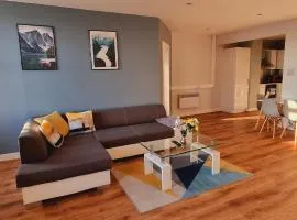 Modern and spacious Swansea centre apartment
