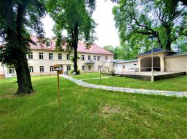 Moderne Gästewohnung "Am Weinberg"mit Terrasse，位于Oschatz的公寓