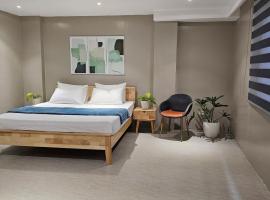 Spacious 5-bedroom, 4-bath townhouse in Legazpi City，位于黎牙实比的酒店