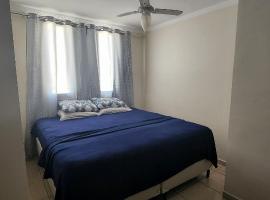 Apartamento - Dois Dormitórios - Todo Equipado，位于巴乌鲁的酒店