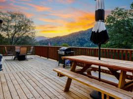 Casita 3 Rios Secluded Mountain Top Home Minutes to Sequoias & Kings Canyon