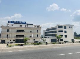 ONYX HOTEL Yamoussoukro，位于亚穆苏克罗的酒店