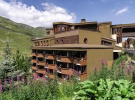 Hôtel Les Menuires Les Bruyères，位于里蒙纽耶的酒店