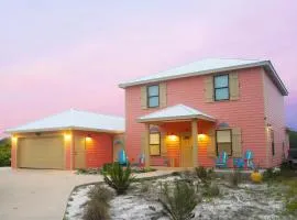 Walk to Beach, Secluded, Gazebo with Grill, 1GiG WiFi, Washer and Dryer, Games